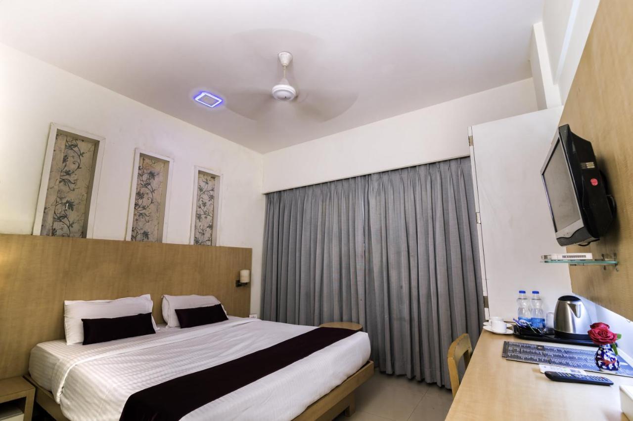 Hotel Monarch Guestline In Midc Rabale, Nova Bombaim Exterior foto