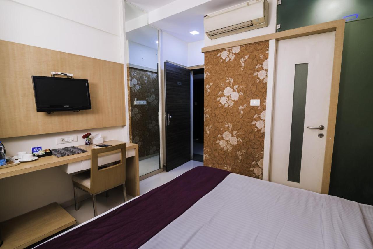 Hotel Monarch Guestline In Midc Rabale, Nova Bombaim Exterior foto